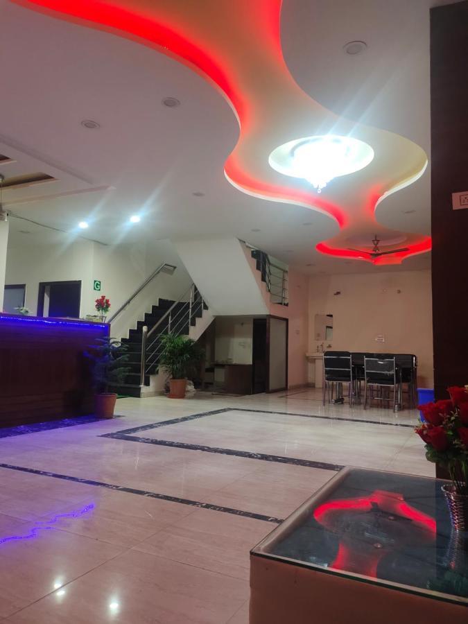 Hotel Kb Square Near Chandigarh Railway Station Zewnętrze zdjęcie