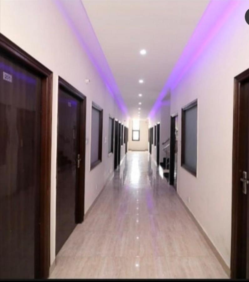 Hotel Kb Square Near Chandigarh Railway Station Pokój zdjęcie