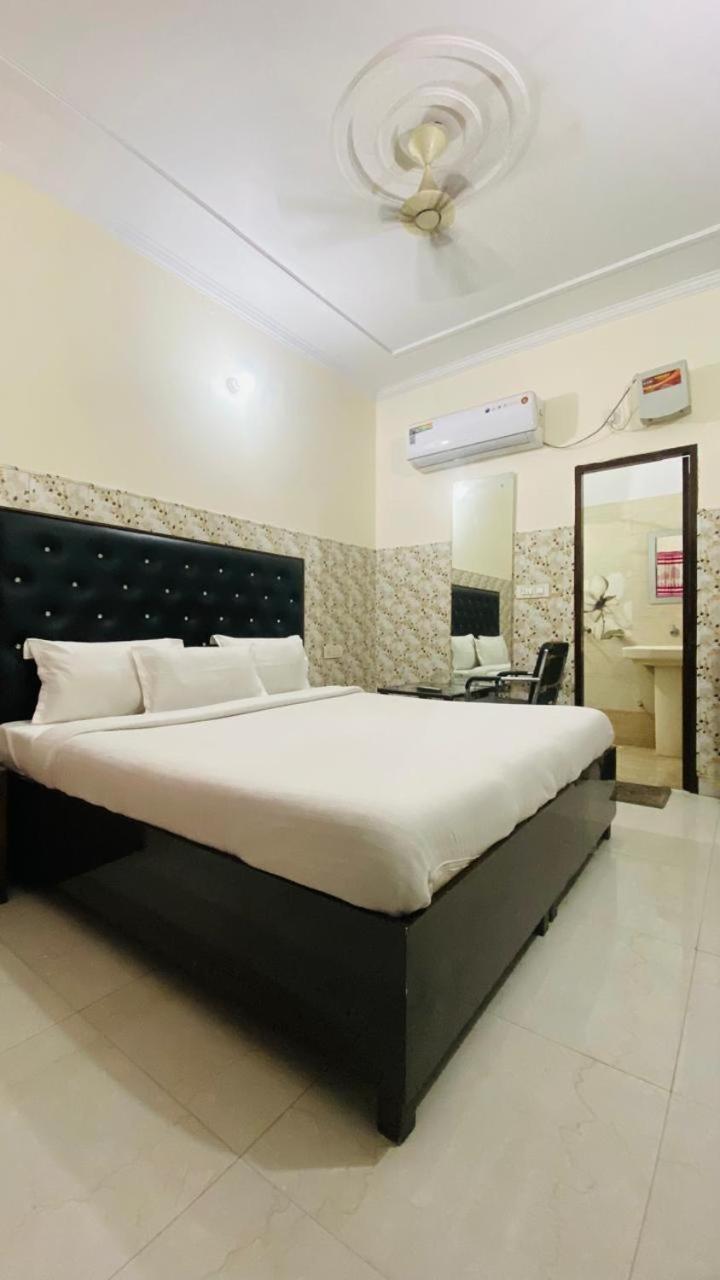 Hotel Kb Square Near Chandigarh Railway Station Zewnętrze zdjęcie
