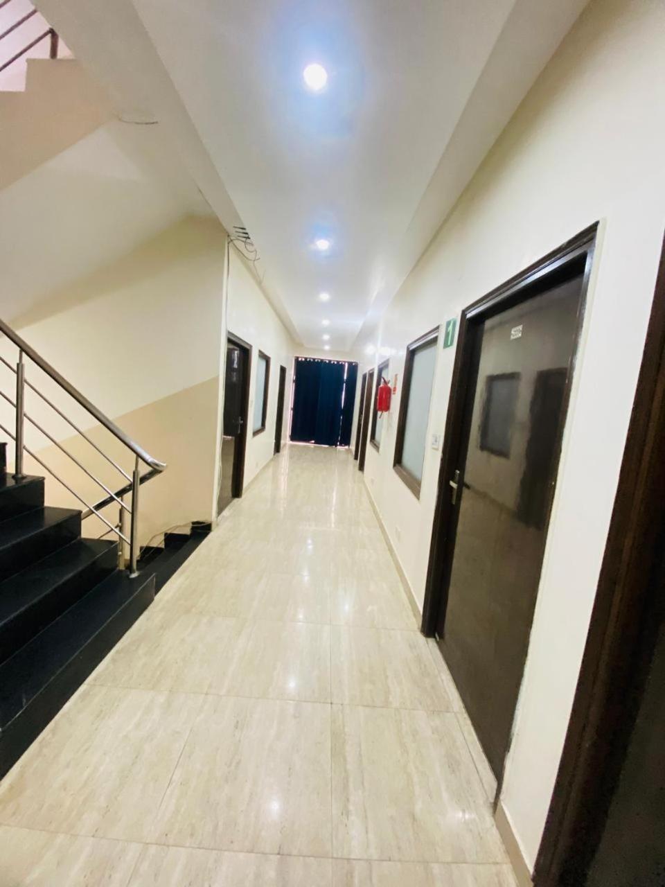 Hotel Kb Square Near Chandigarh Railway Station Zewnętrze zdjęcie