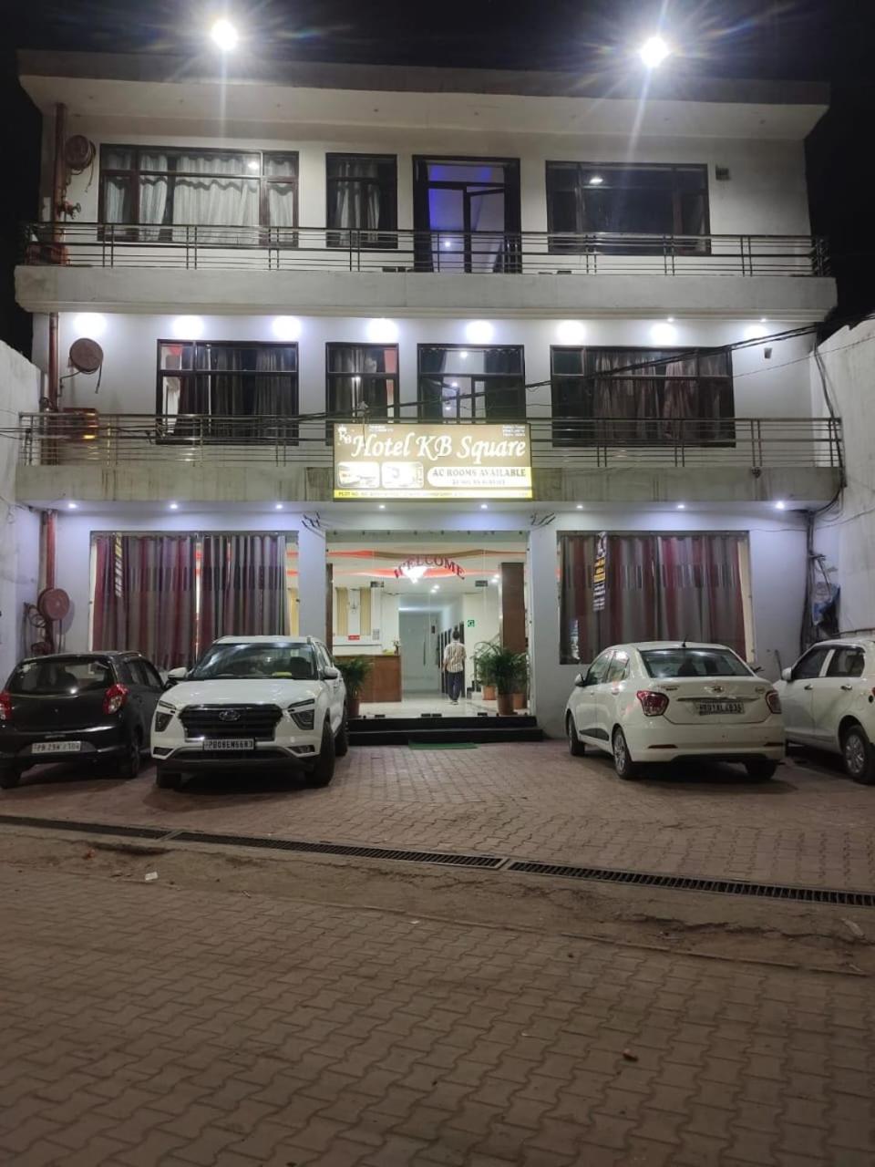 Hotel Kb Square Near Chandigarh Railway Station Zewnętrze zdjęcie