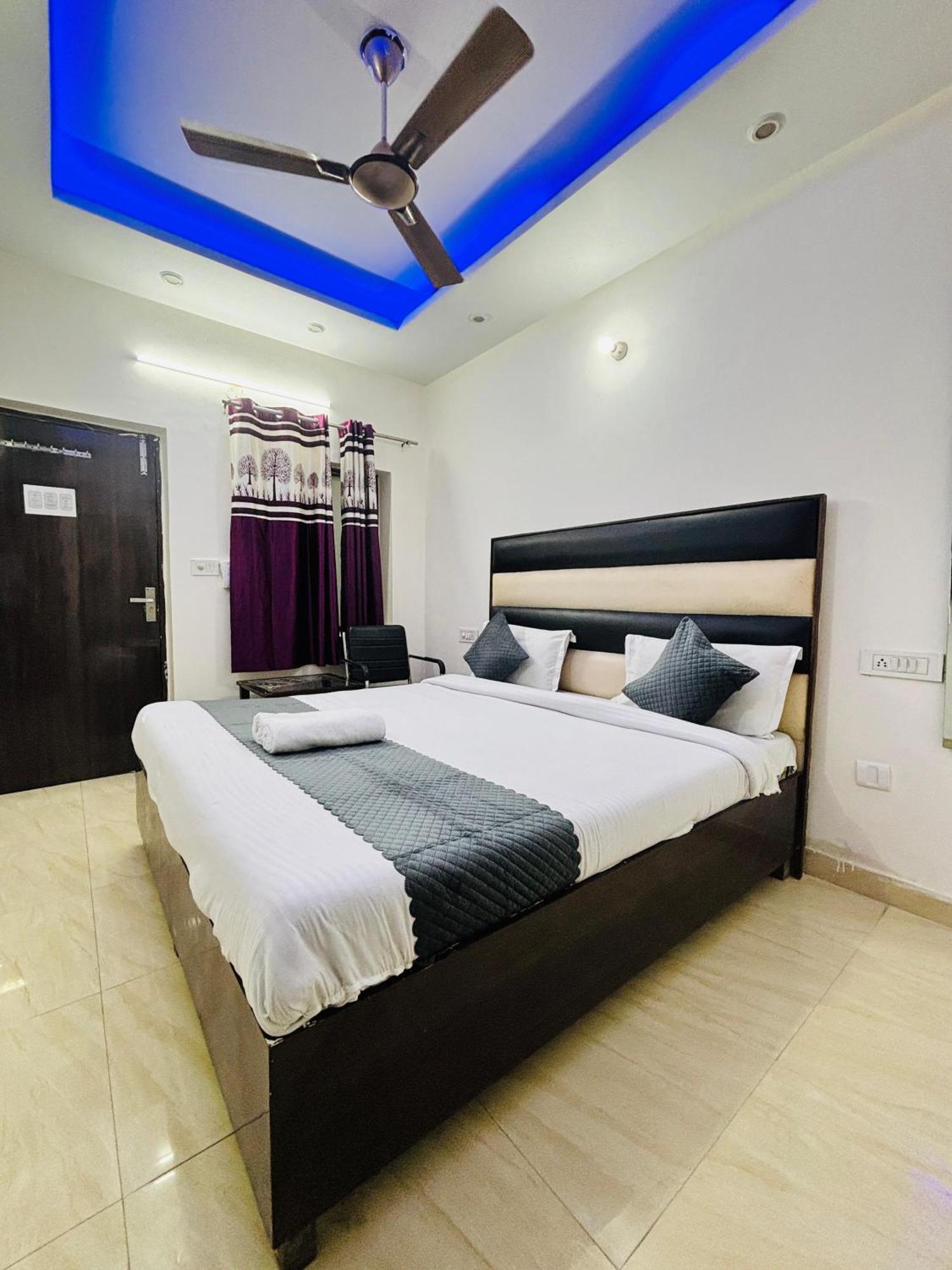 Hotel Kb Square Near Chandigarh Railway Station Pokój zdjęcie