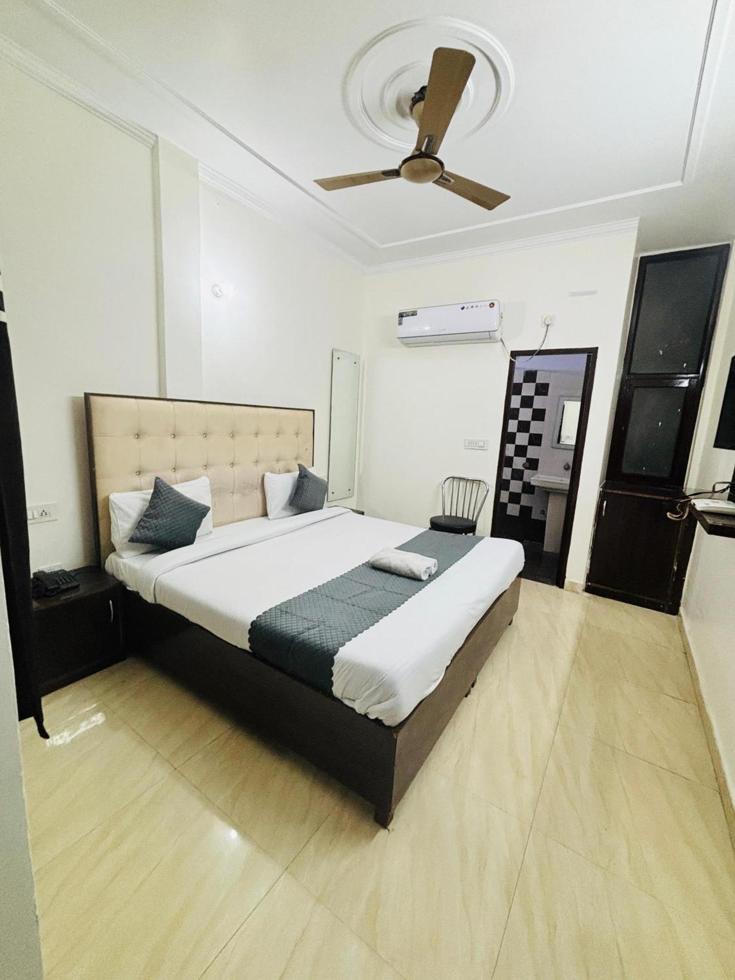 Hotel Kb Square Near Chandigarh Railway Station Pokój zdjęcie