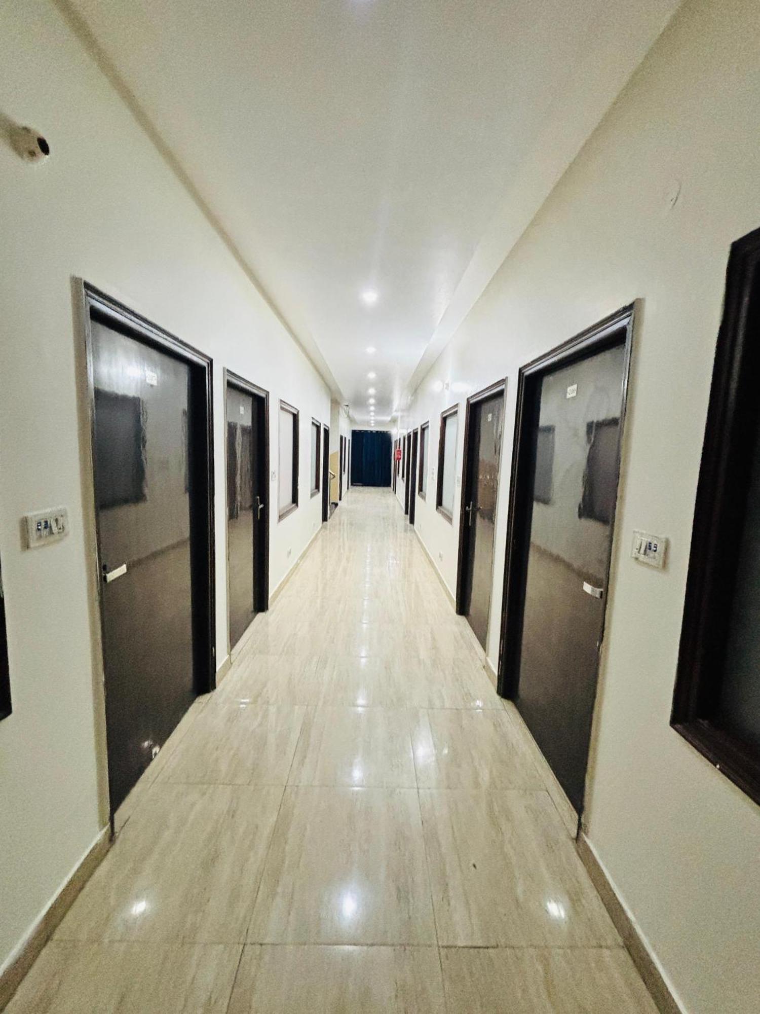 Hotel Kb Square Near Chandigarh Railway Station Pokój zdjęcie