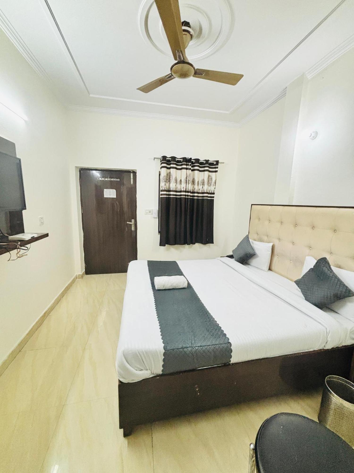 Hotel Kb Square Near Chandigarh Railway Station Pokój zdjęcie