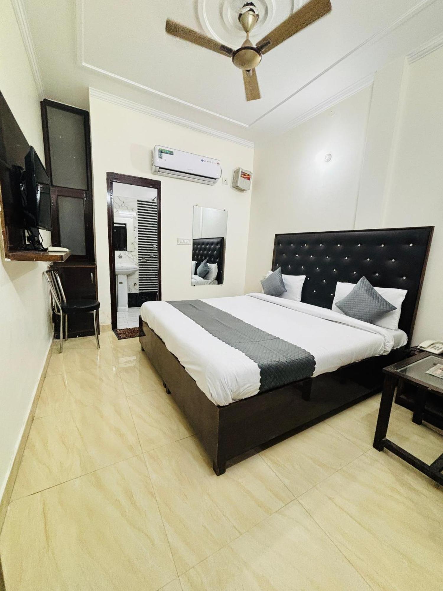 Hotel Kb Square Near Chandigarh Railway Station Pokój zdjęcie